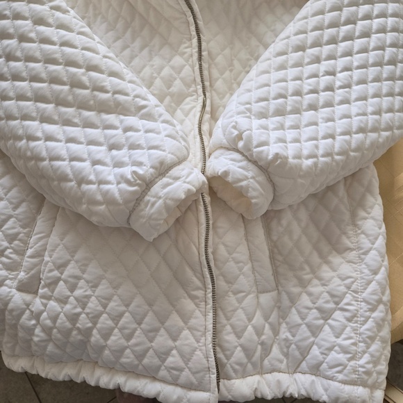 Womens size XS white jacket with hood. - Picture 5 of 13